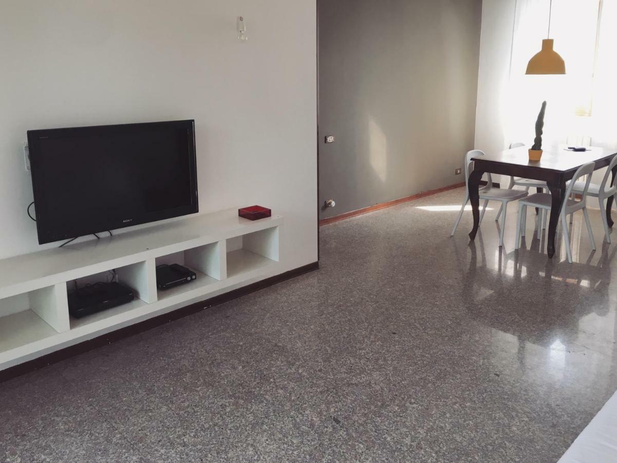 Sunny Family Apartment In Villa - Humanitas Forum Ieo Pieve Emanuele Exterior foto